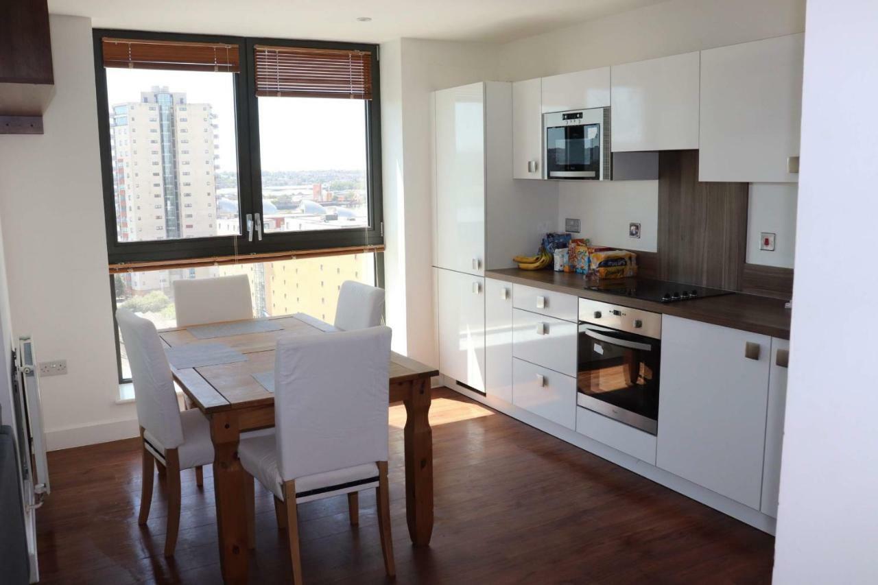 Premium Waterside Apartment 伦敦 外观 照片